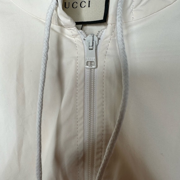 Men’s Gucci windbreaker off-white jacket w hood Size 46 NWTChest 25’, Length 28’ - Picture 9 of 14